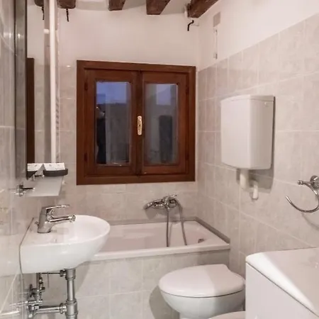Magic View - 2 Bedroom Terrace With San Marco Campanile * Venedik