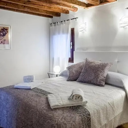 Апартаменты Magic View - 2 Bedroom Terrace With San Marco Campanile Венеция